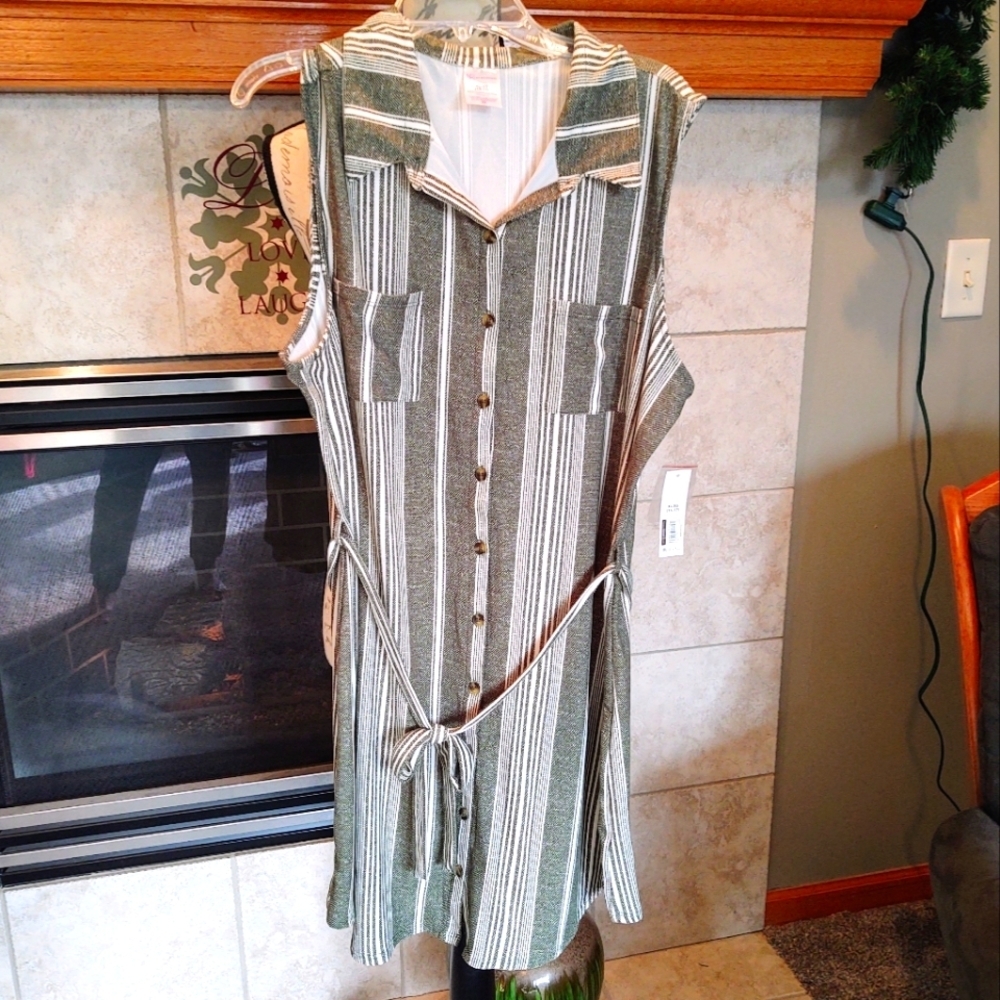 NOBO XL (15-17) Vertical Stripe Dress!